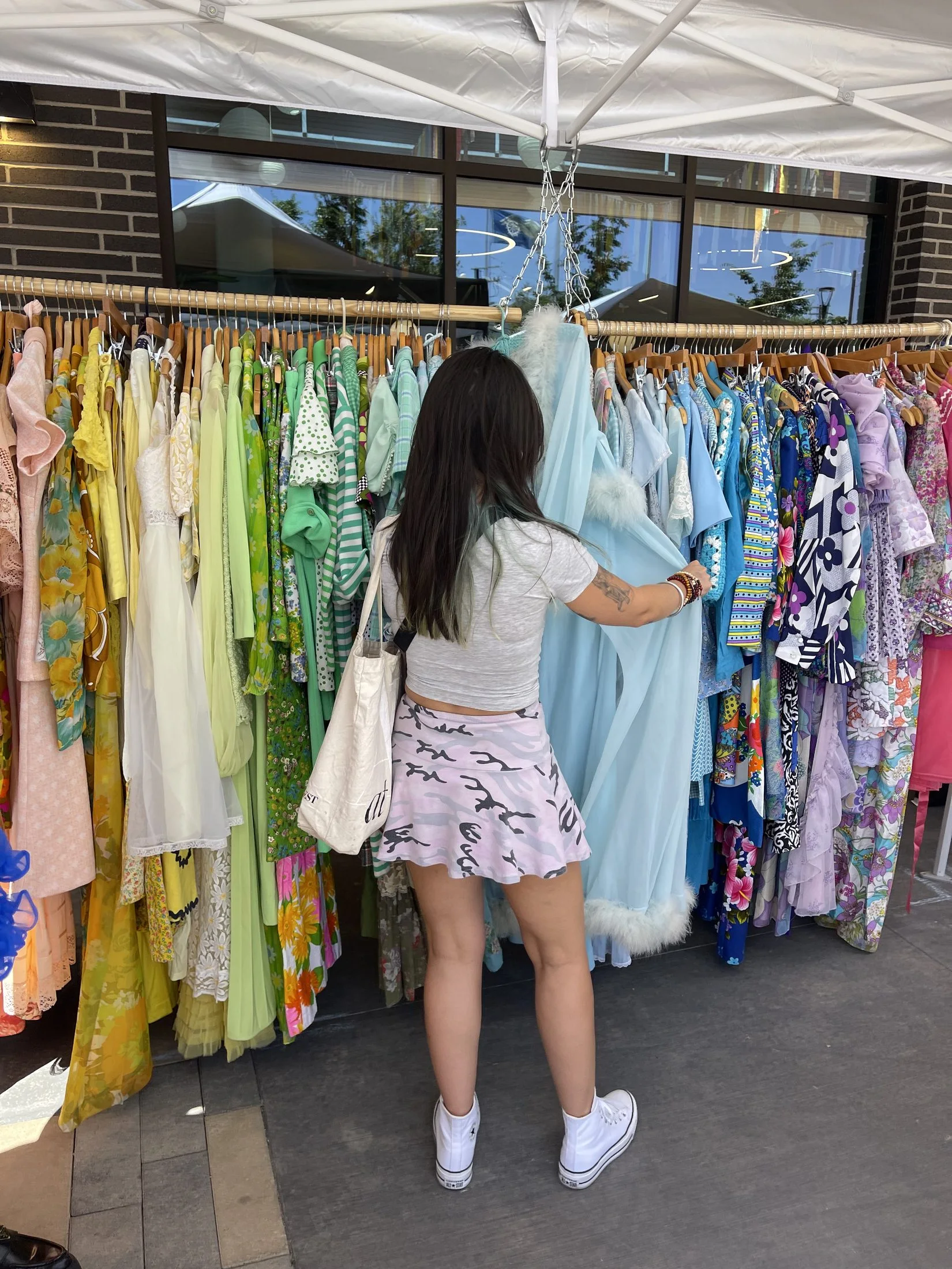 Shoppers at Relik Vintage Fest